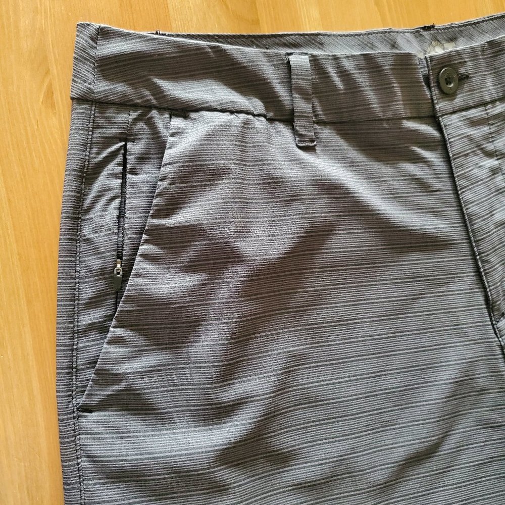 Hang Ten Wharf 21" Hybrid Shorts For Men - Picture 3 of 13